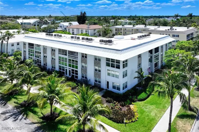 Picture of 1021 3Rd St S 304, Naples FL 34102