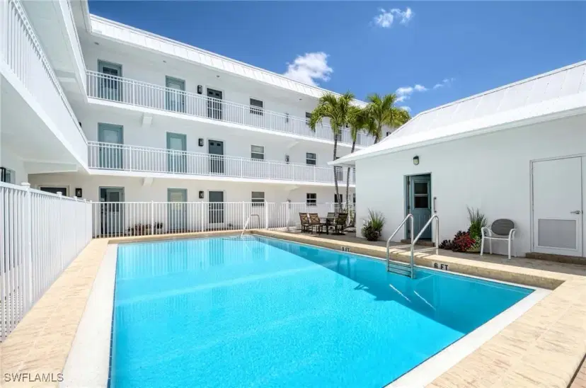 Picture of 1021 3Rd St S 304, Naples FL 34102