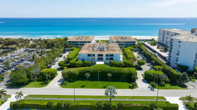 Picture of 2275 S Ocean Boulevard 304S, Palm Beach FL 33480