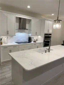 Picture of 12997 Pembroke Dr, Naples, FL 34105