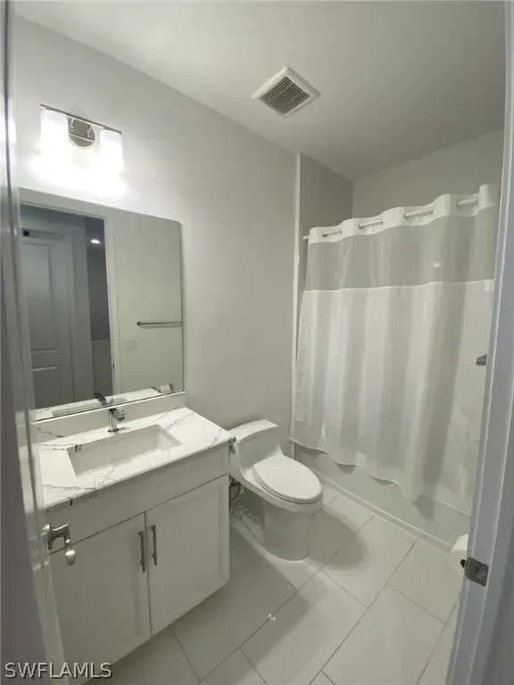Picture of 12997 Pembroke Dr, Naples FL 34105
