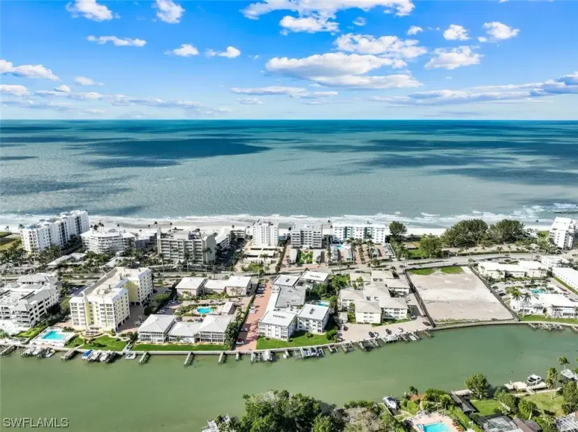 Picture of 1930 Gulf Shore Blvd N E202, Naples FL 34102
