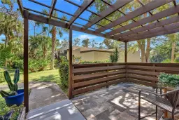 Picture of 113 Pinebrook Dr, Fort Myers, FL 33907
