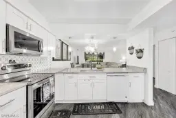 Picture of 113 Pinebrook Dr, Fort Myers, FL 33907