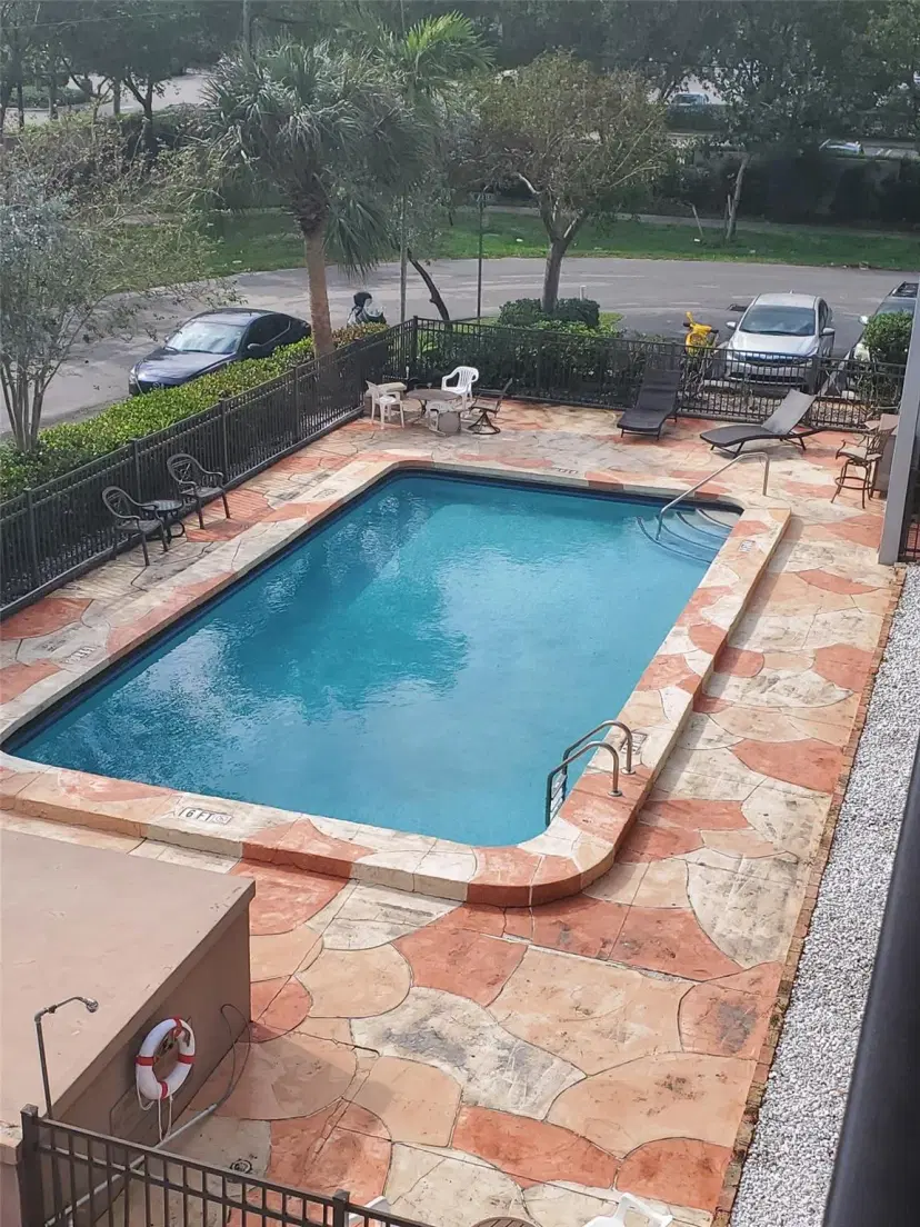 Picture of 1021 NE 24Th Ave 30, Pompano Beach FL 33062