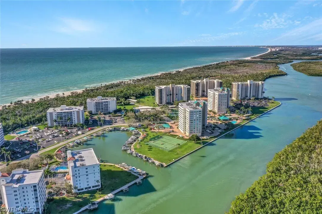 Picture of 3 Bluebill Ave 707, Naples, FL 34108