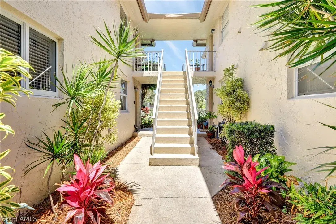 Picture of 1549 Sandpiper St 42, Naples, FL 34102