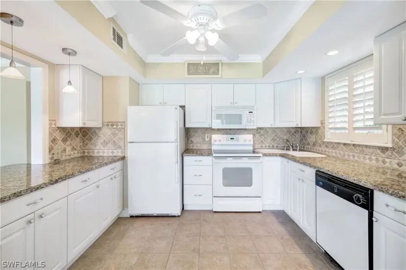 Picture of 1549 Sandpiper St 42, Naples FL 34102