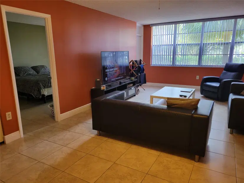 Picture of 1400 Saint Charles Pl 211, Pembroke Pines FL 33026