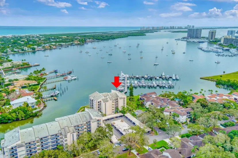 Picture of 11390 Twelve Oaks Way 122, North Palm Beach FL 33408