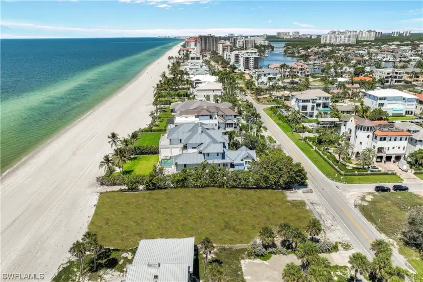Picture of 10047 Gulf Shore Dr, Naples FL 34108