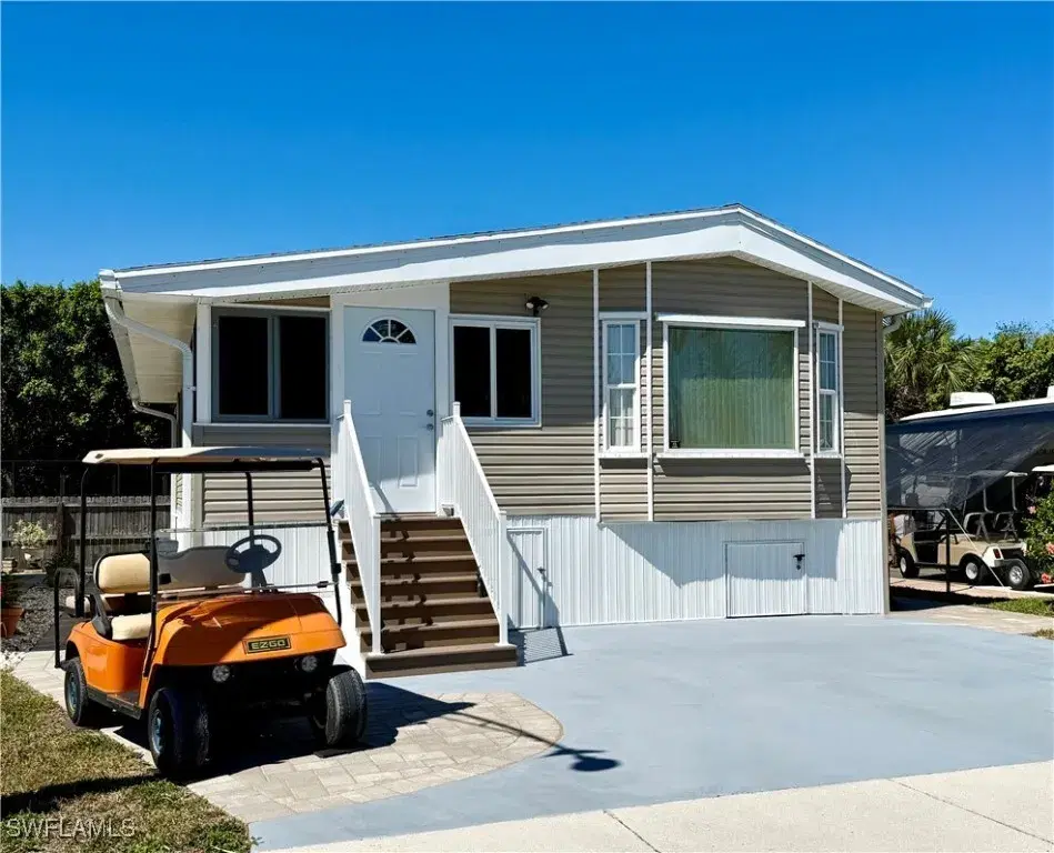 Picture of 120 Cheetah Dr 120, Naples, FL 34114