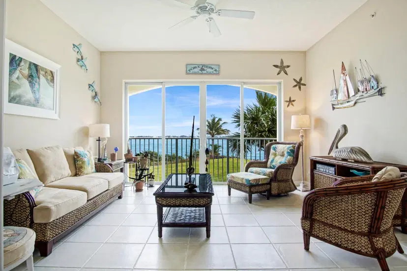 Picture of 4 Harbour Isle Drive E 203, Fort Pierce FL 34949