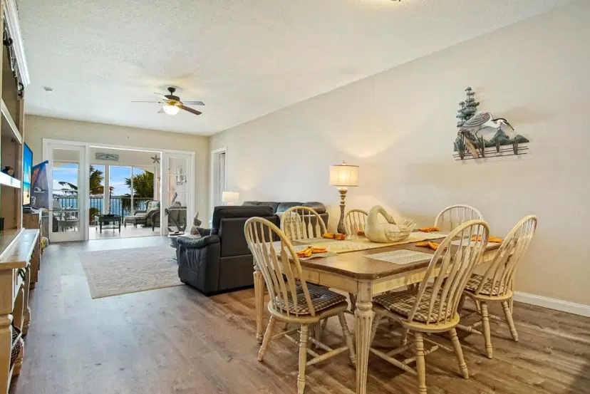 Picture of 4 Harbour Isle Drive E 203, Fort Pierce FL 34949