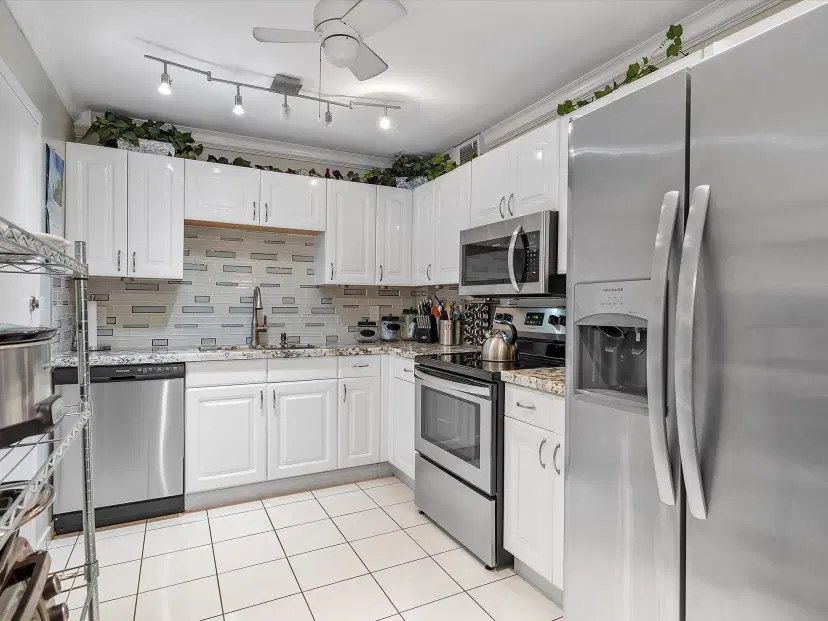 Picture of 111 Golden Isles Dr C1, Hallandale Beach FL 33009