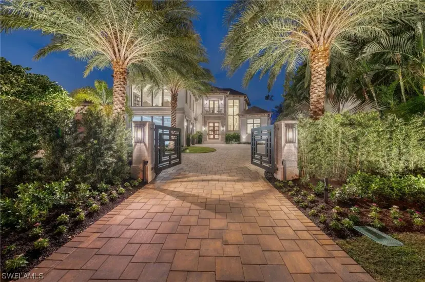Picture of 1365 Spyglass Ln, Naples FL 34102