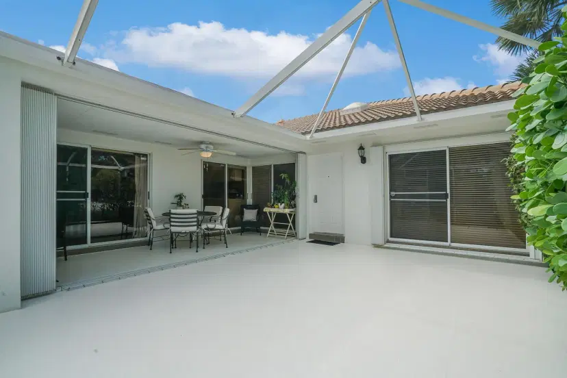 Picture of 9102 Chapman Oak Court, Palm Beach Gardens FL 33410