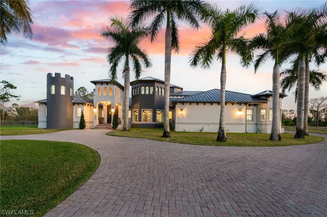 Picture of 18528 Baseleg Ave, North Fort Myers, FL 33917