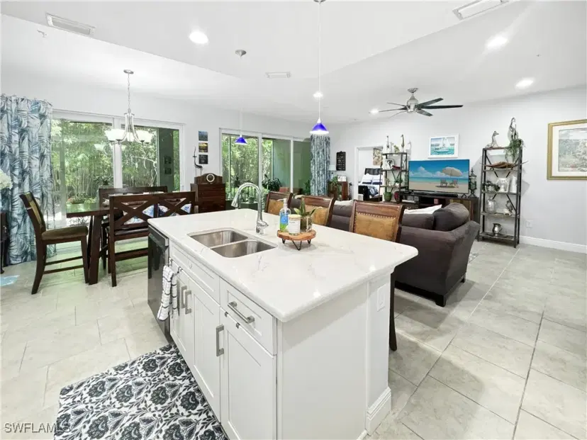 Picture of 2343 Sheen Ln 402, Naples FL 34120
