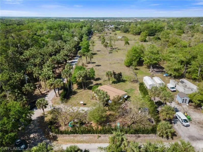 Picture of 921 Cypress Dr, Naples FL 34120