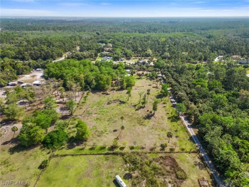 Picture of 921 Cypress Dr, Naples FL 34120