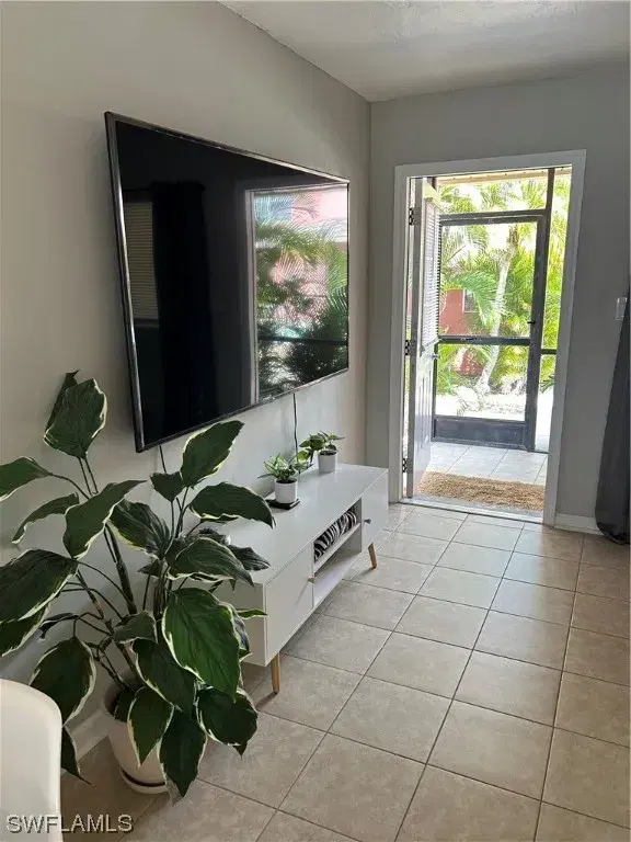 Picture of 13437 Heald Ln 8A, Fort Myers FL 33908