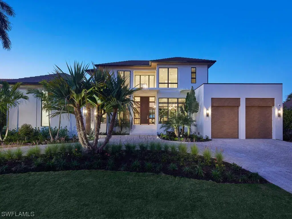 Picture of 595 16Th Ave S, Naples, FL 34102