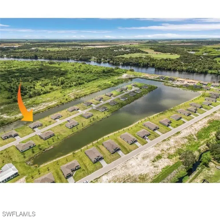 Picture of 821 Gen Chesty Puller Ct, Labelle FL 33935