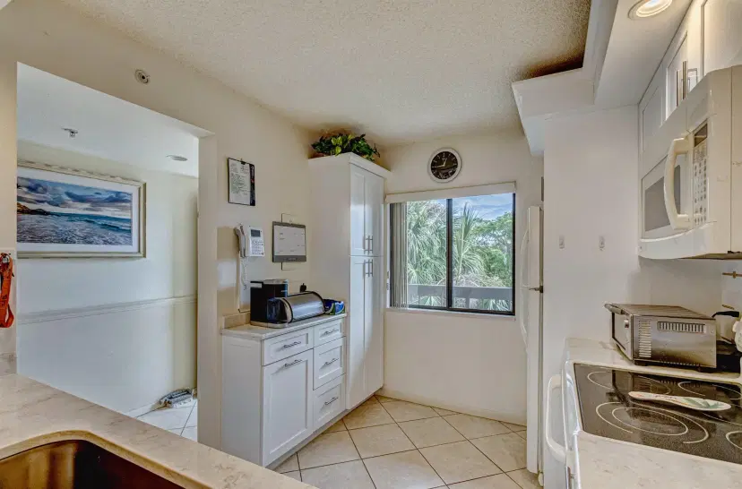 Picture of 901 Seafarer Circle 302, Jupiter FL 33477