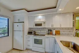 Picture of 901 Seafarer Circle 302, Jupiter, FL 33477
