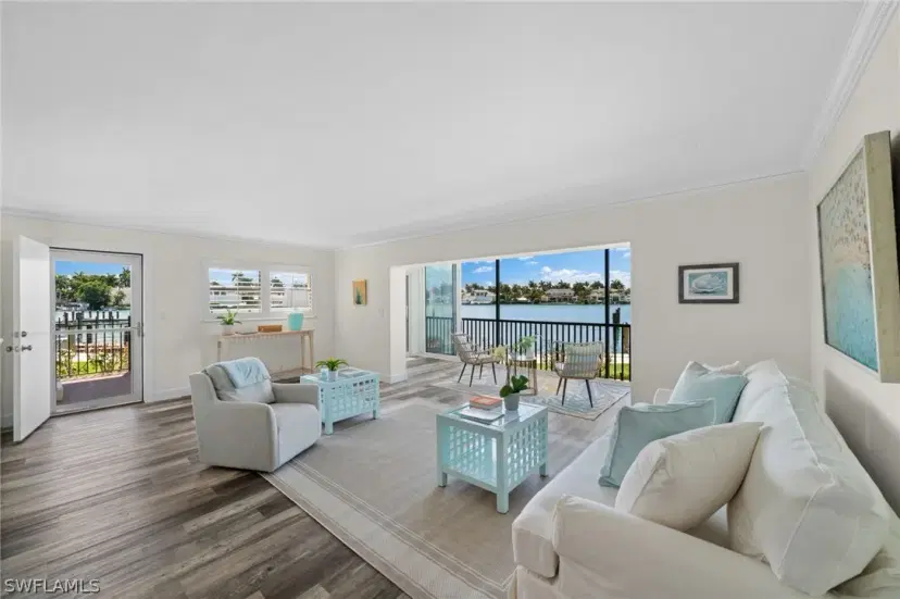 Picture of 222 Harbour Dr 116, Naples FL 34103