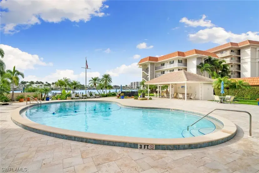 Picture of 222 Harbour Dr 116, Naples FL 34103