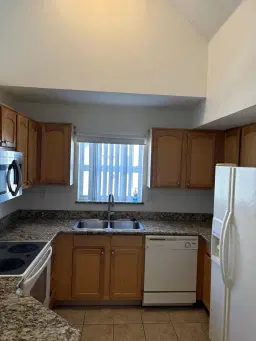 Picture of 1621 SE Pomeroy Street 5-6, Stuart, FL 34997