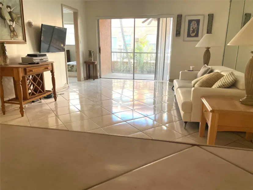 Picture of 630 Tennis Club Dr 307, Fort Lauderdale FL 33311
