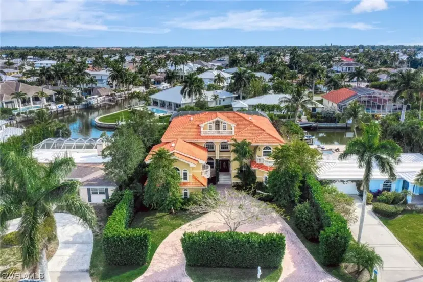 Picture of 1835 Kingfish Rd, Naples FL 34102