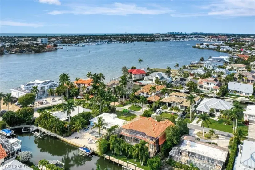 Picture of 1835 Kingfish Rd, Naples FL 34102