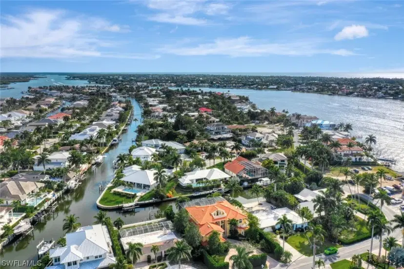 Picture of 1835 Kingfish Rd, Naples FL 34102