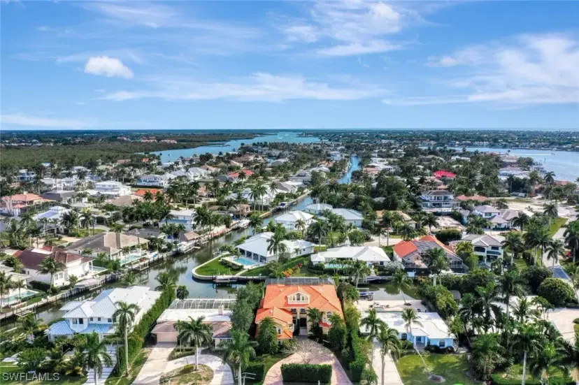 Picture of 1835 Kingfish Rd, Naples FL 34102