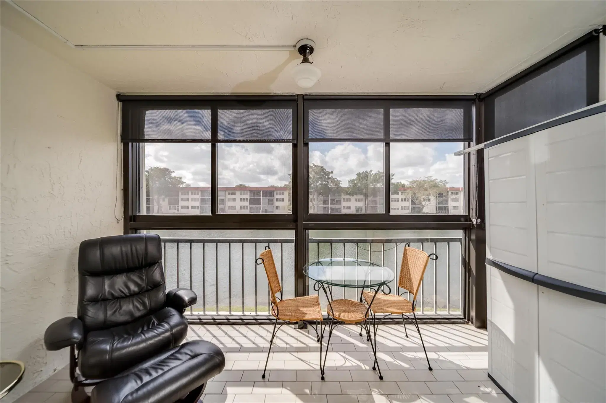 Picture of 361 S Hollybrook Dr 203, Pembroke Pines, FL 33025