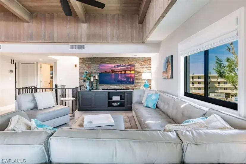 Picture of 1191 Middle Gulf Dr # 4A, Sanibel FL 33957