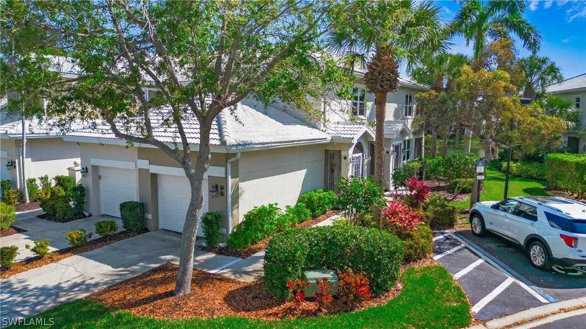 Picture of 4690 Hawks Nest Way E-204, Naples, FL 34114