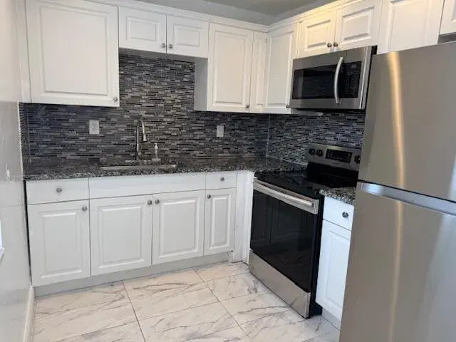 Picture of 140 Flanders C, Delray Beach FL 33484