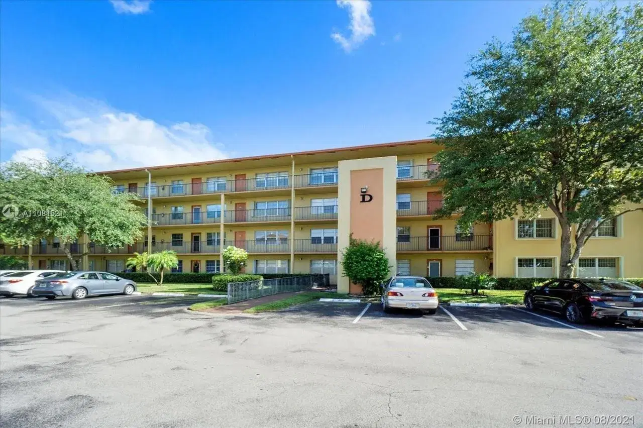Picture of 13255 SW 7Th Ct 318-D, Pembroke Pines, FL 33027