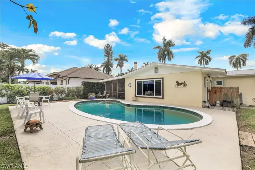 Picture of 1157 Royal Palm Dr, Naples FL 34103