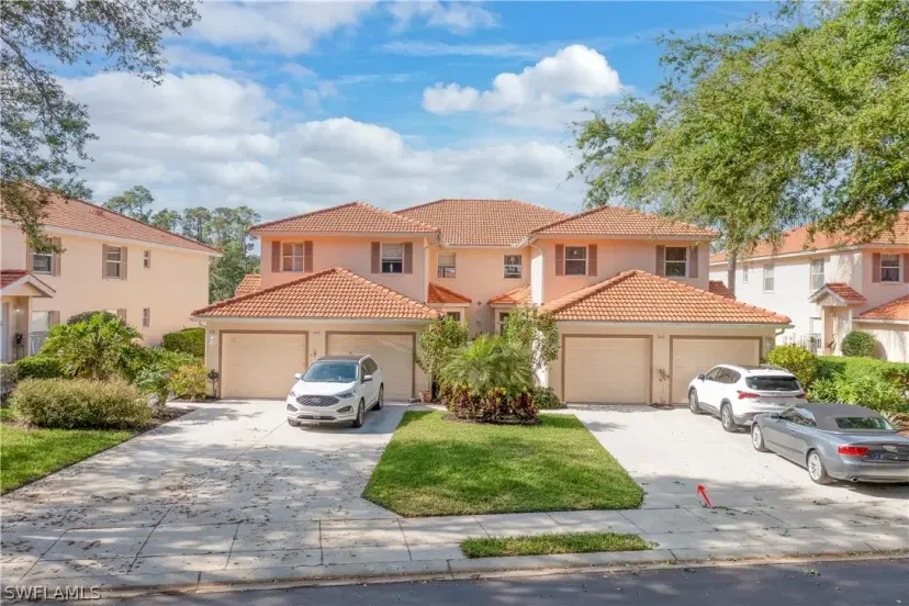Picture of 240 Robin Hood Cir 102, Naples FL 34104