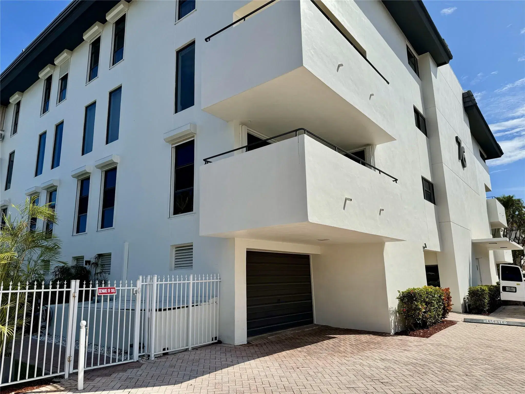 Picture of 76 Isle Of Venice Dr F, Fort Lauderdale, FL 33301