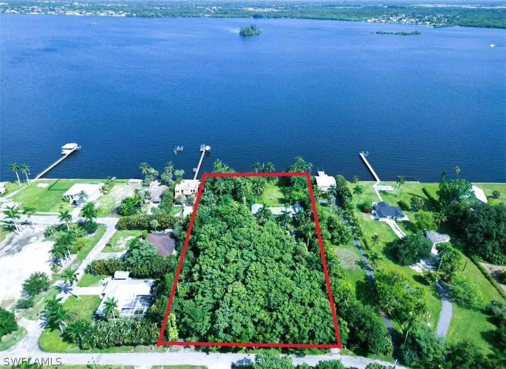 Picture of 4355 Cypress Ln, Fort Myers, FL 33905