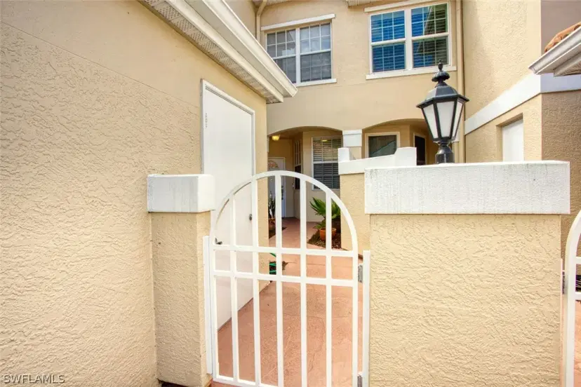 Picture of 8365 Excalibur Cir K6, Naples FL 34108