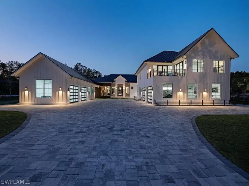 Picture of 6677 Hunters Rd, Naples FL 34109