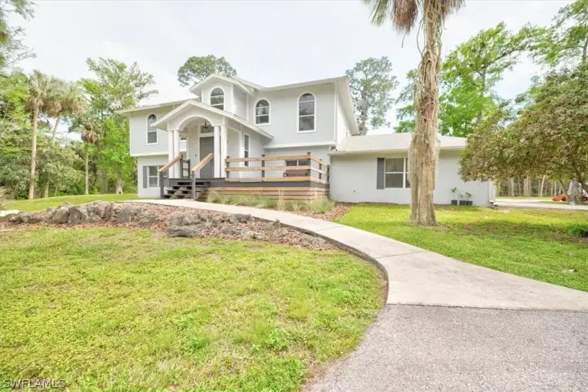 Picture of 560 14Th Ave Nw, Naples FL 34120